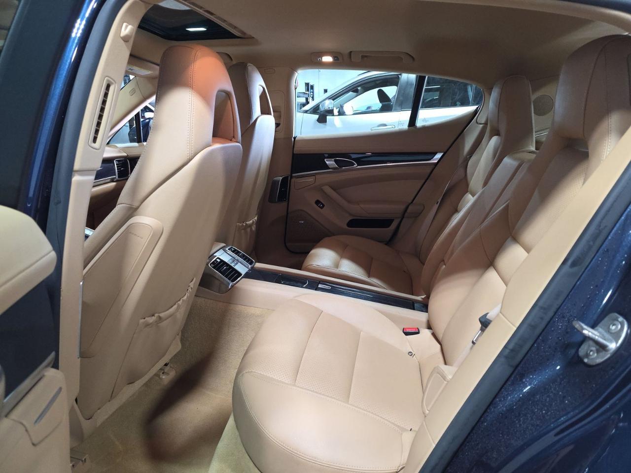 Porsche Panamera  2014