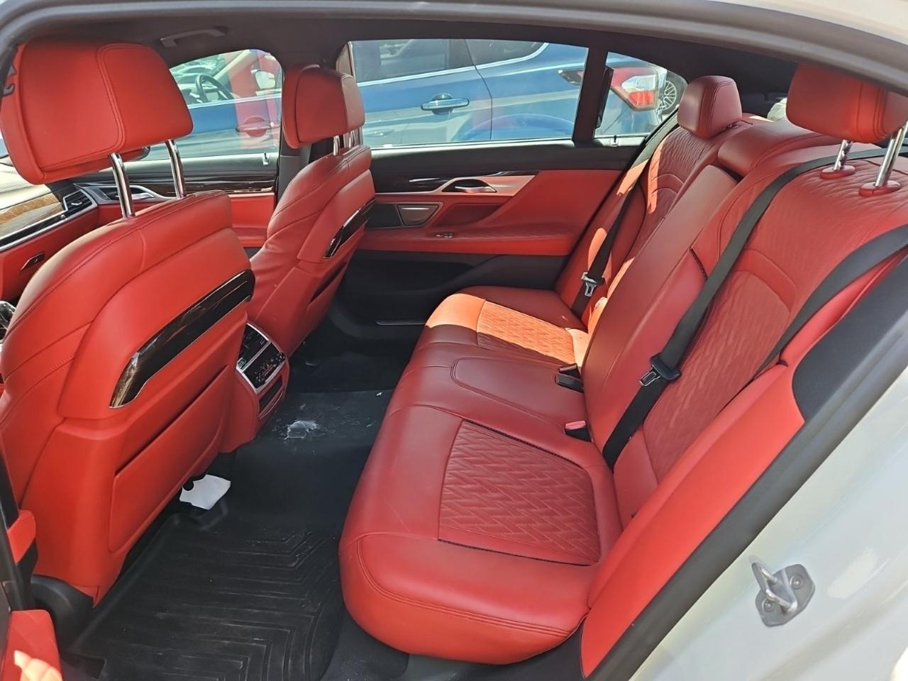 BMW 7-Series  2020