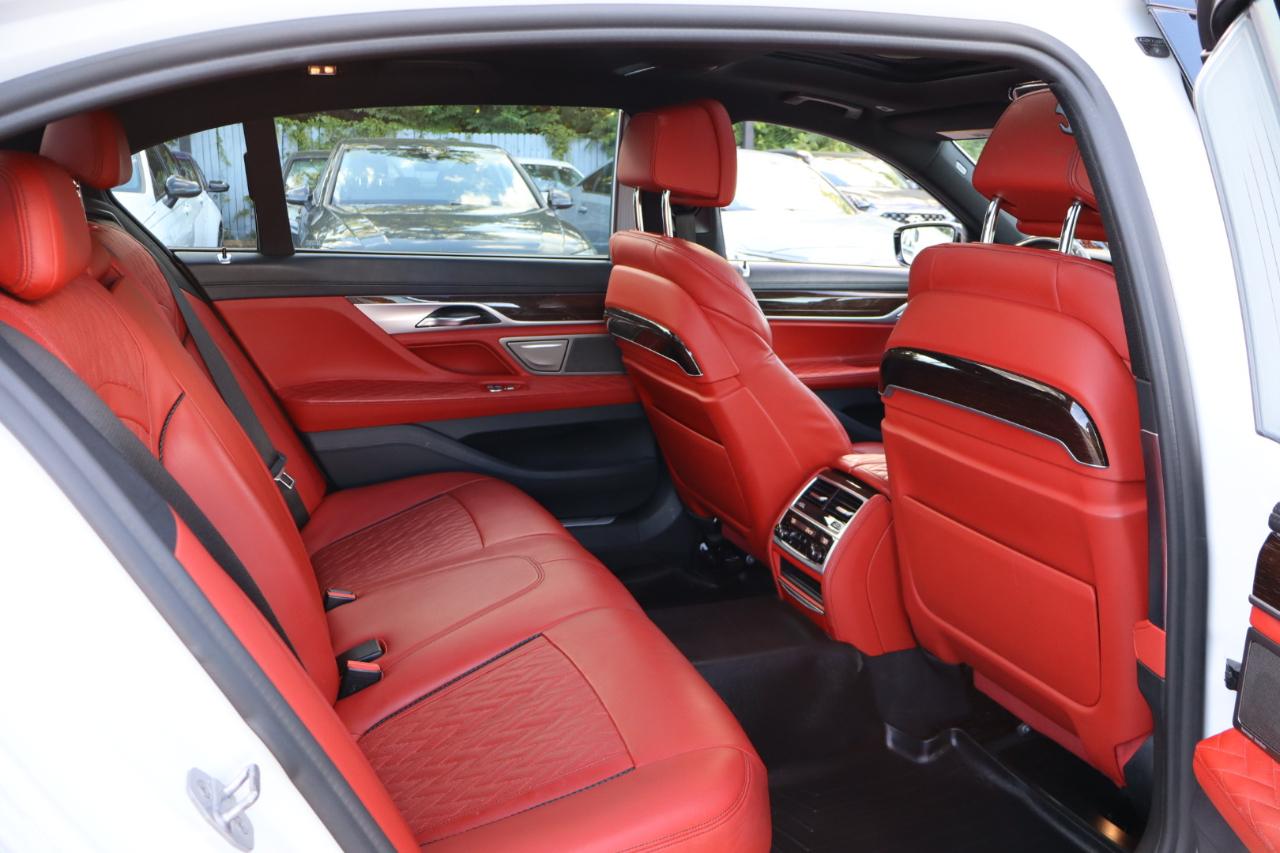 BMW 7-Series  2020