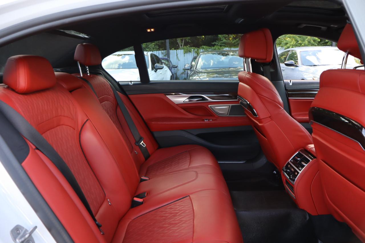 BMW 7-Series  2020