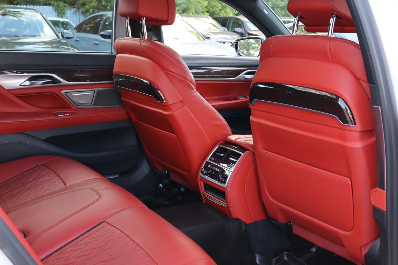 BMW 7-Series  2020