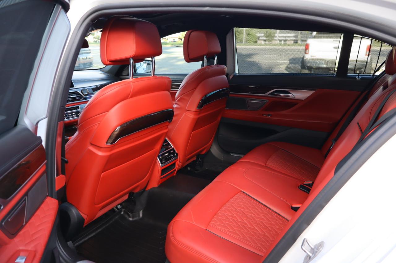 BMW 7-Series  2020