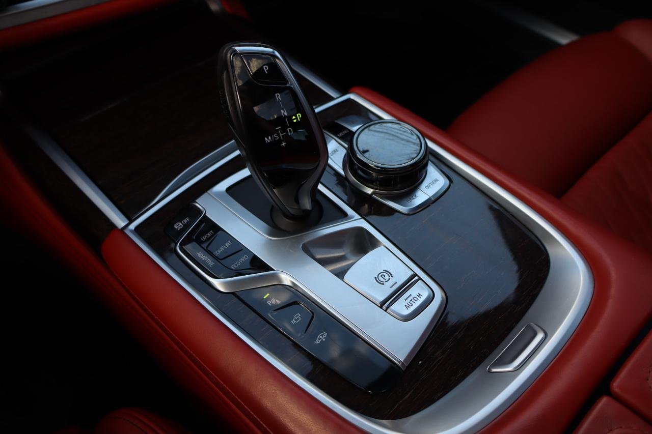 BMW 7-Series  2020