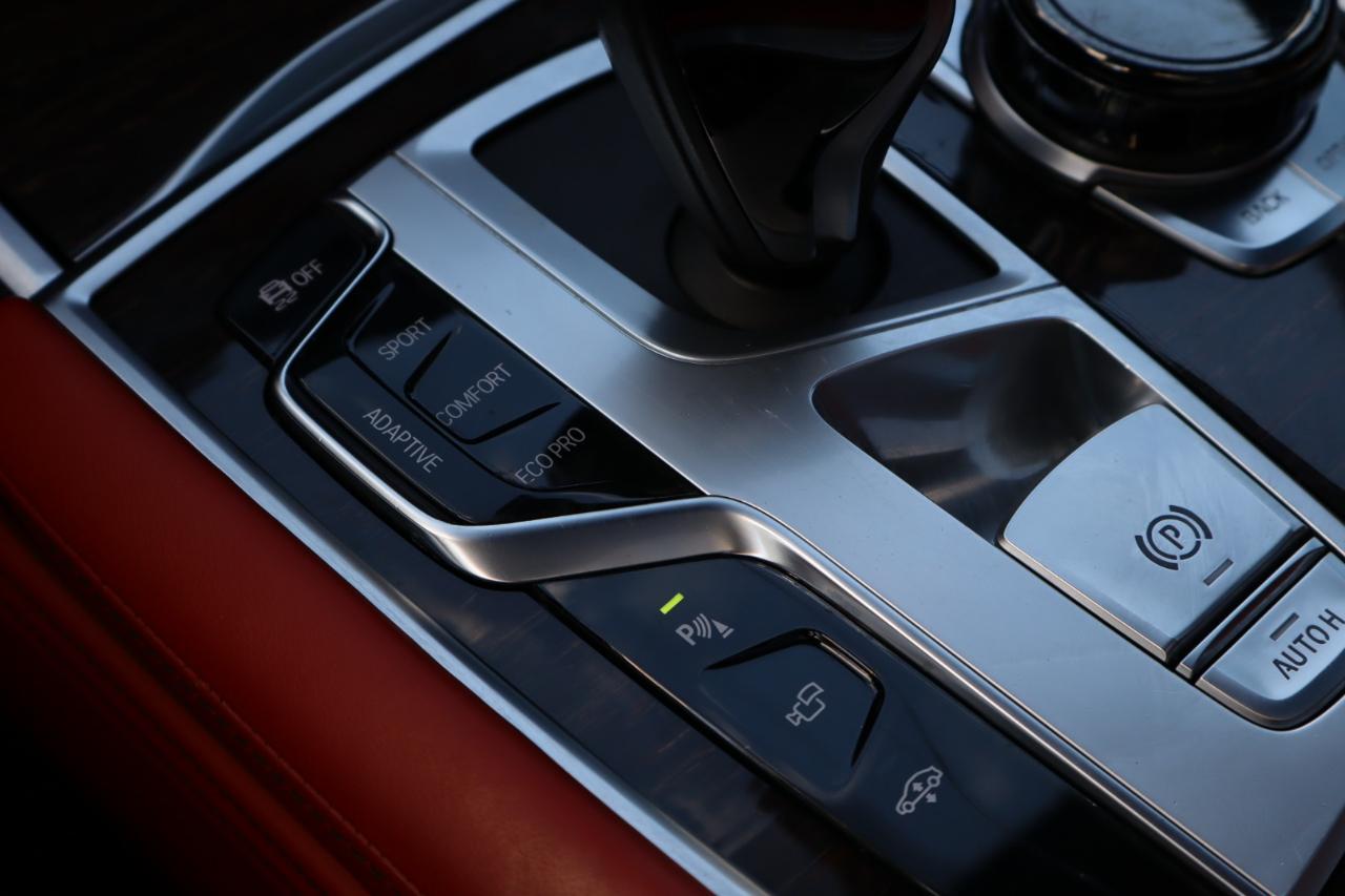 BMW 7-Series  2020