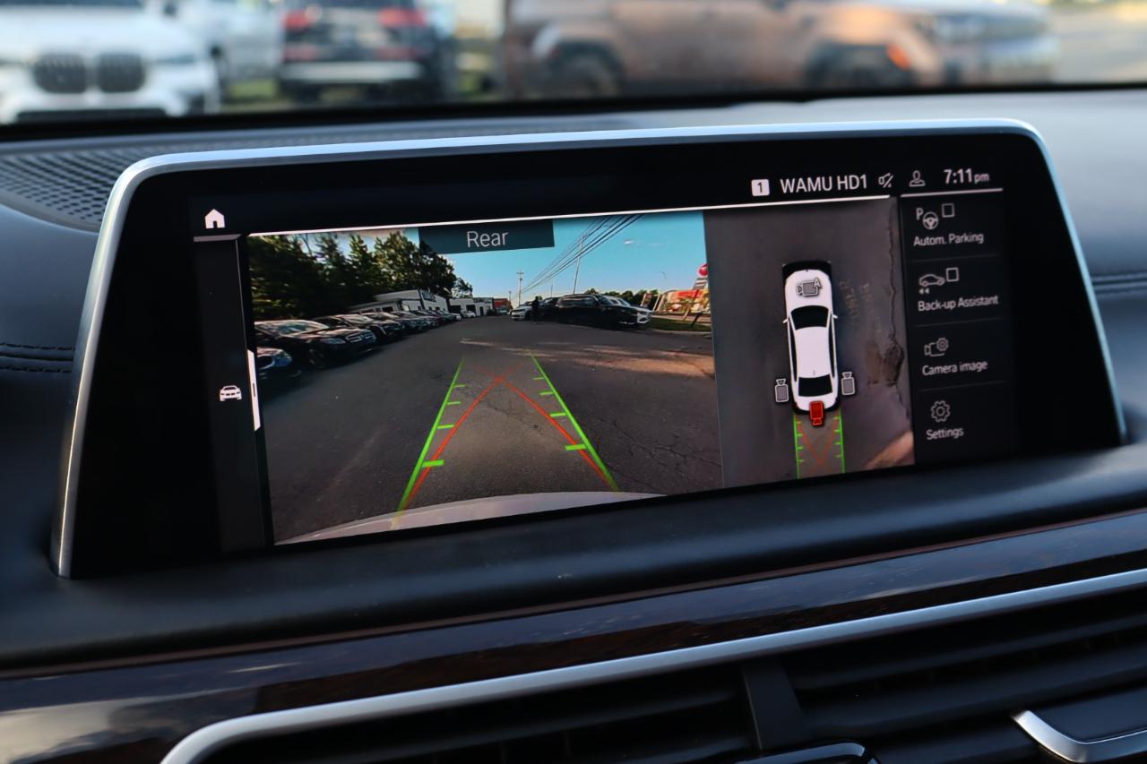 BMW 7-Series  2020