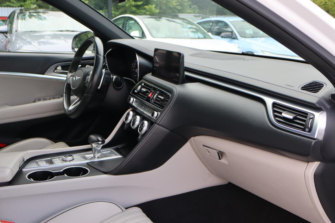 Genesis G70 2.0T Advanced AWD 2022