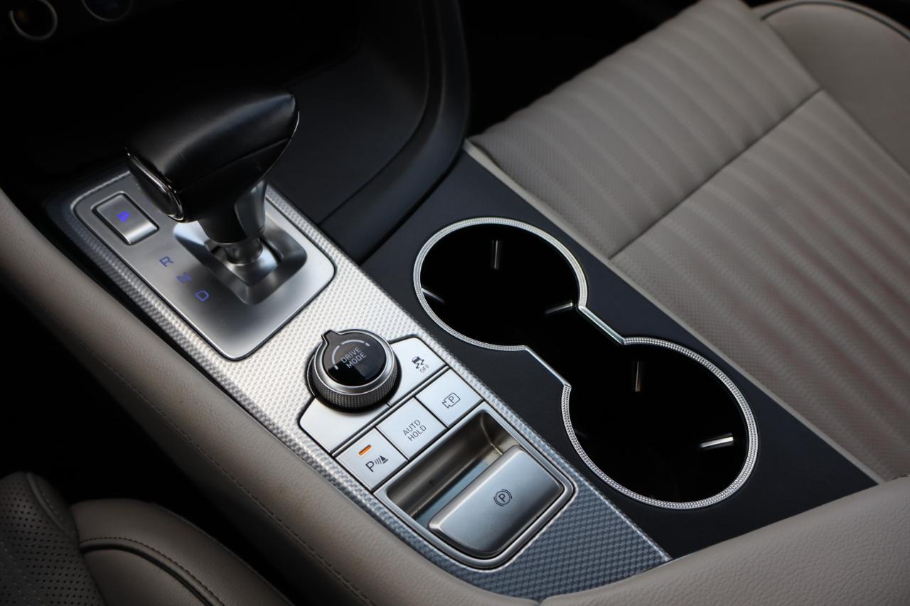 Genesis G70 2.0T Advanced AWD 2022