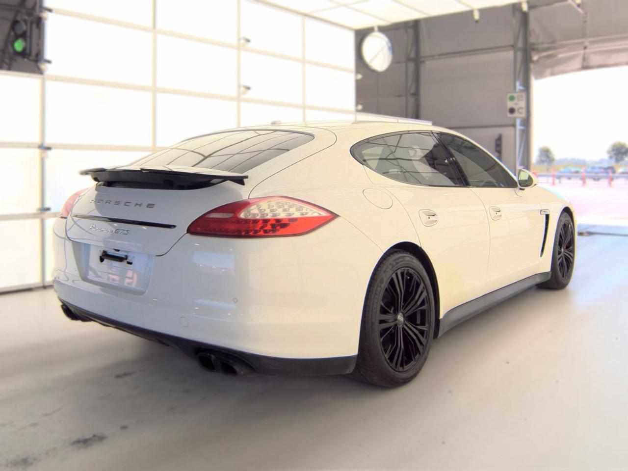 Porsche Panamera GTS AWD 2013