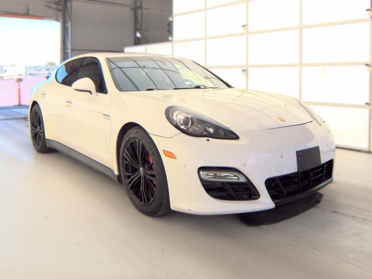 Porsche Panamera GTS AWD 2013