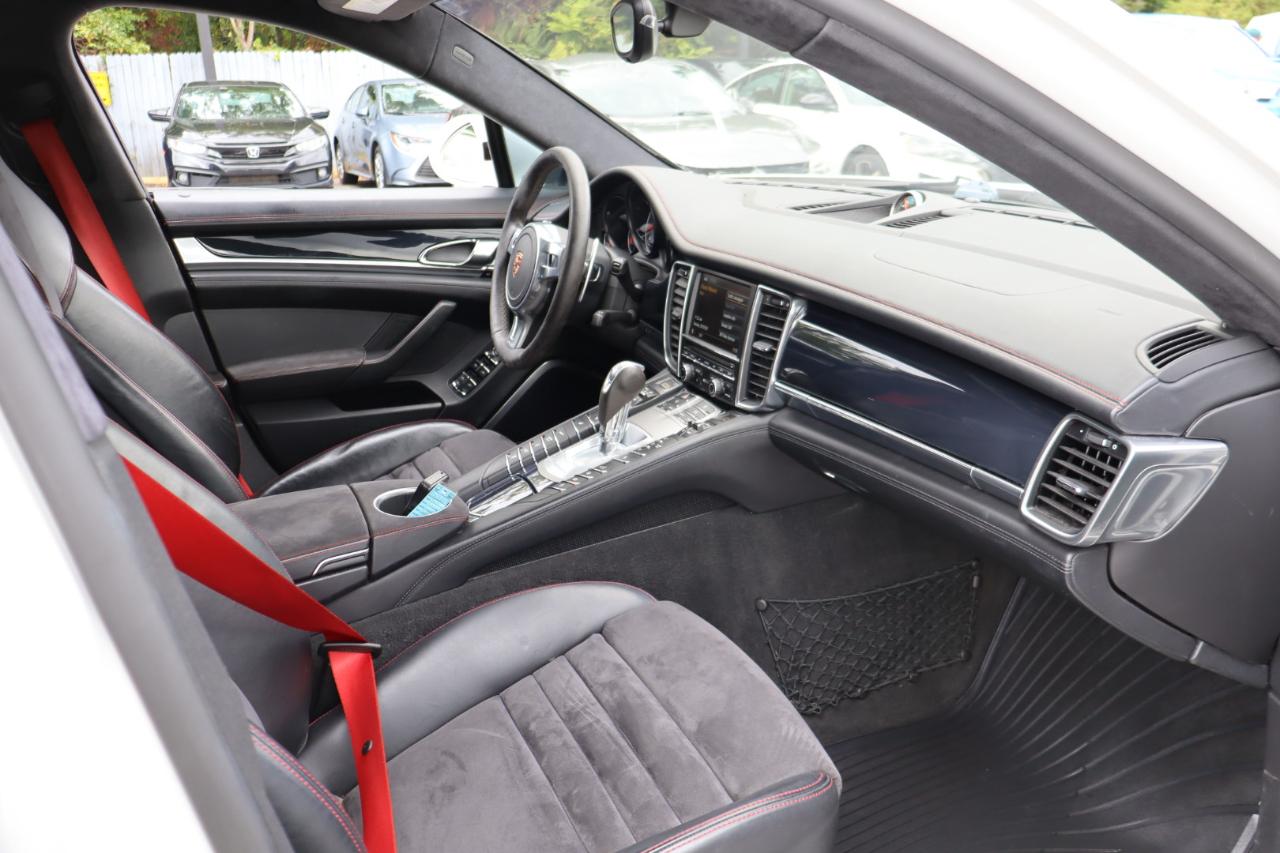 Porsche Panamera GTS AWD 2013