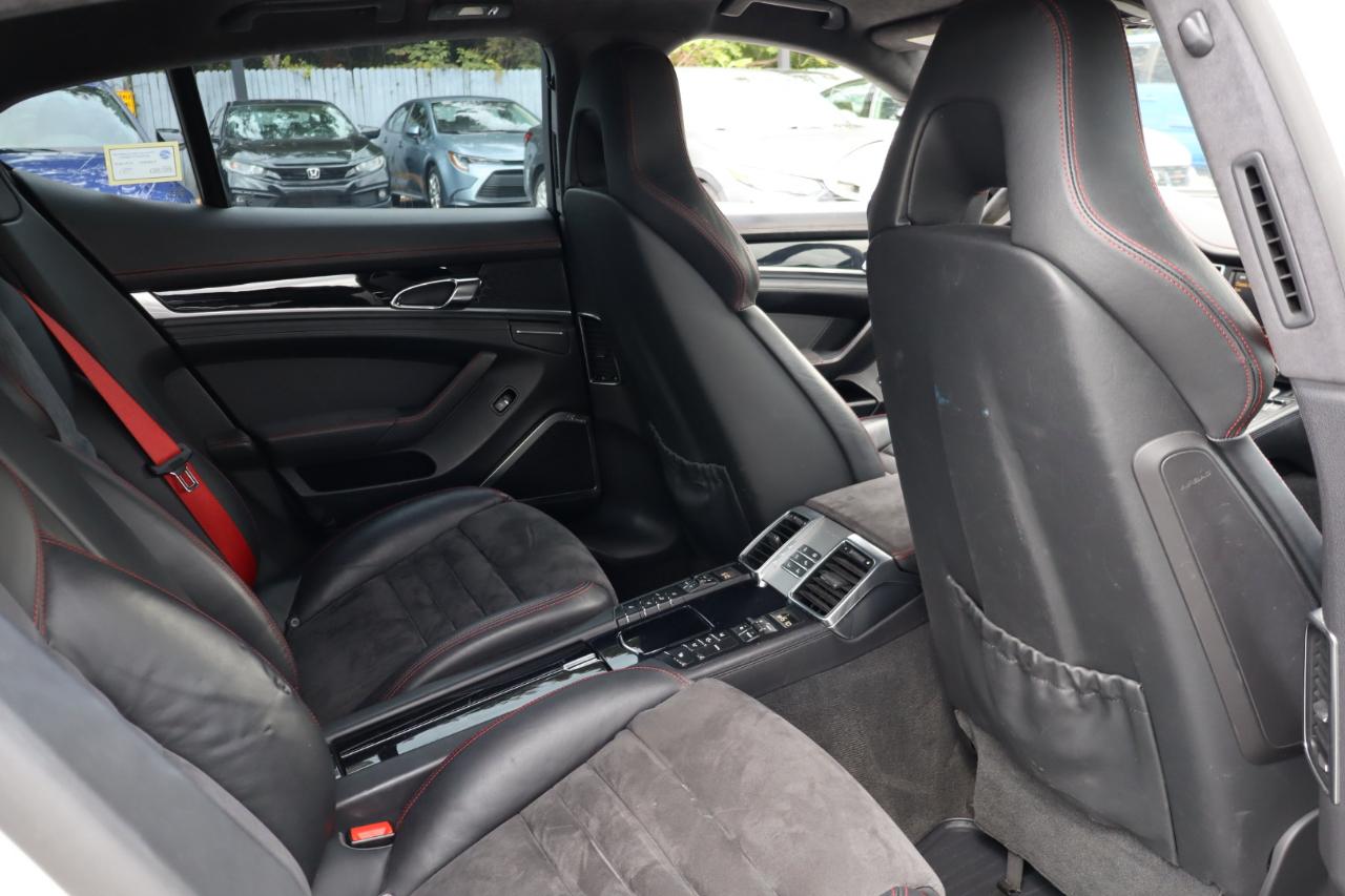 Porsche Panamera GTS AWD 2013