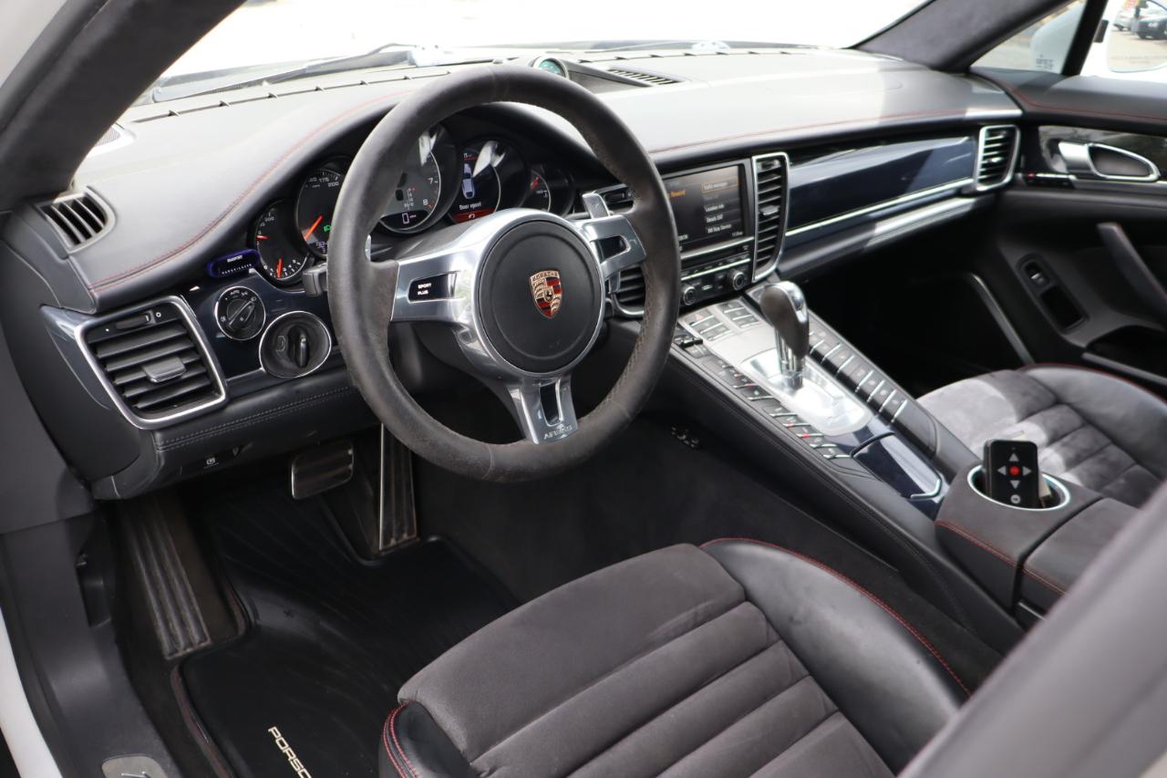 Porsche Panamera GTS AWD 2013