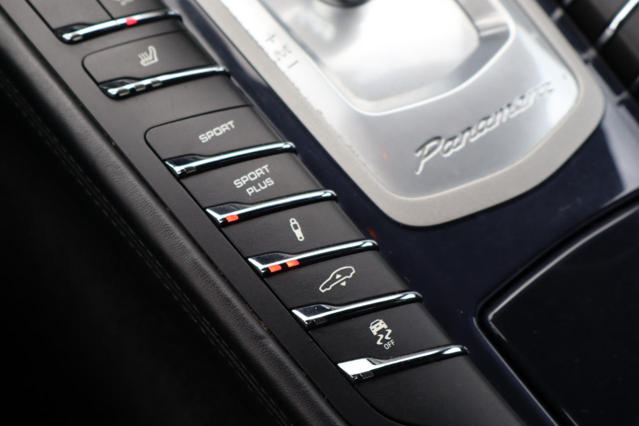 Porsche Panamera GTS AWD 2013