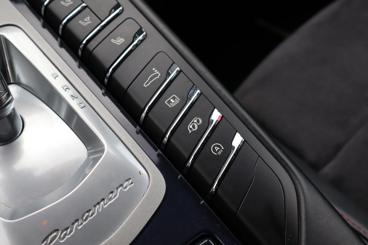 Porsche Panamera GTS AWD 2013
