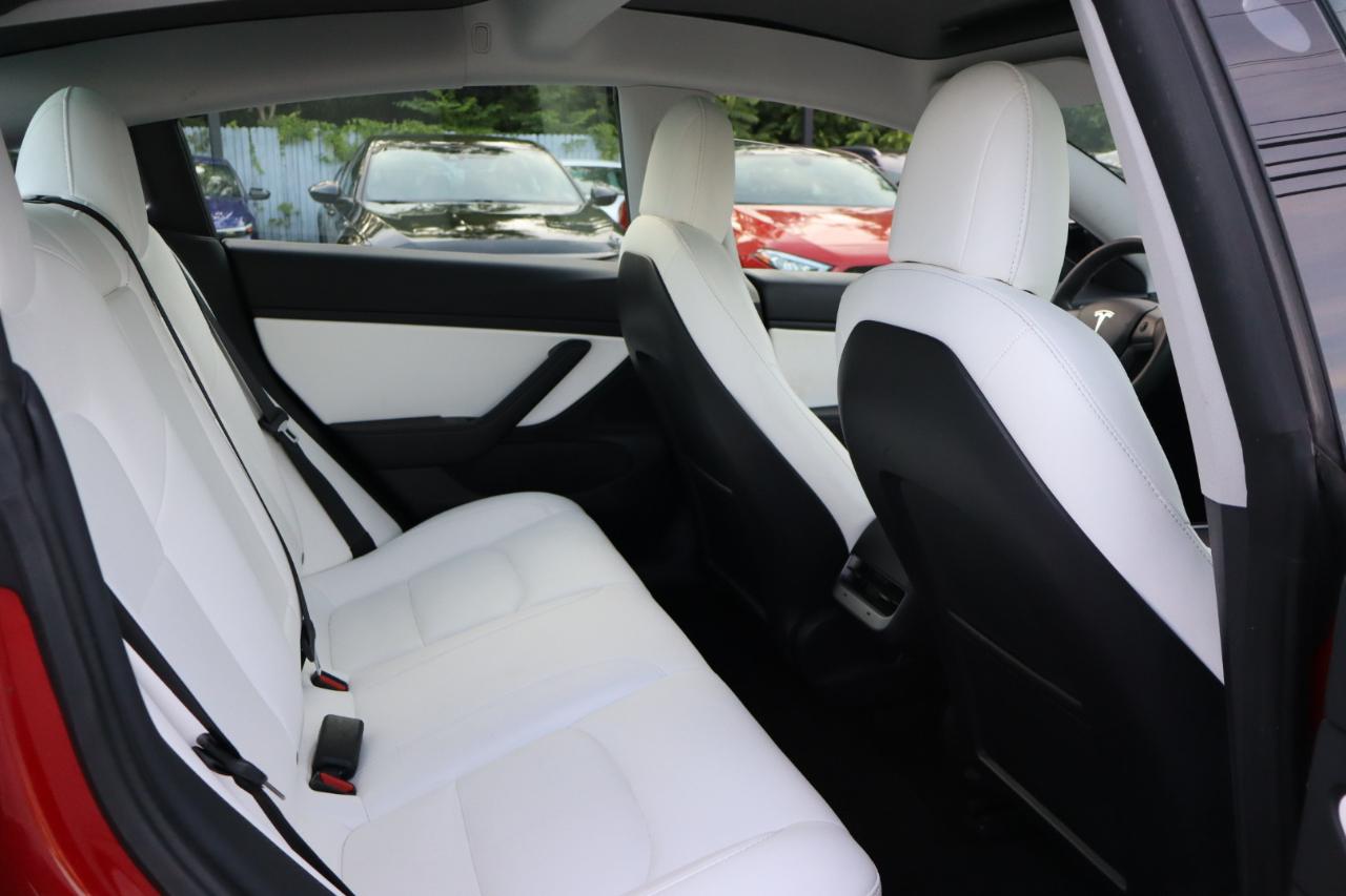 Tesla Model 3  2021
