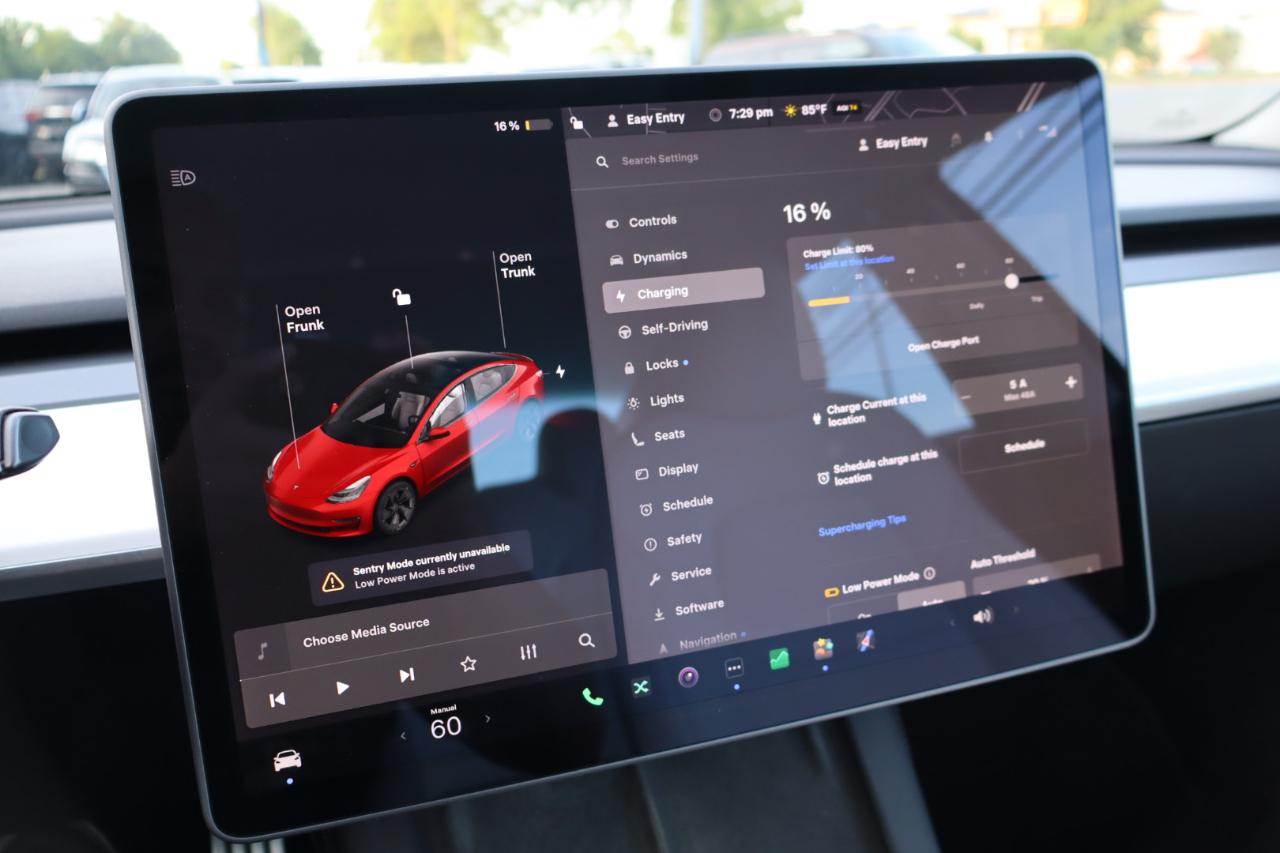 Tesla Model 3  2021