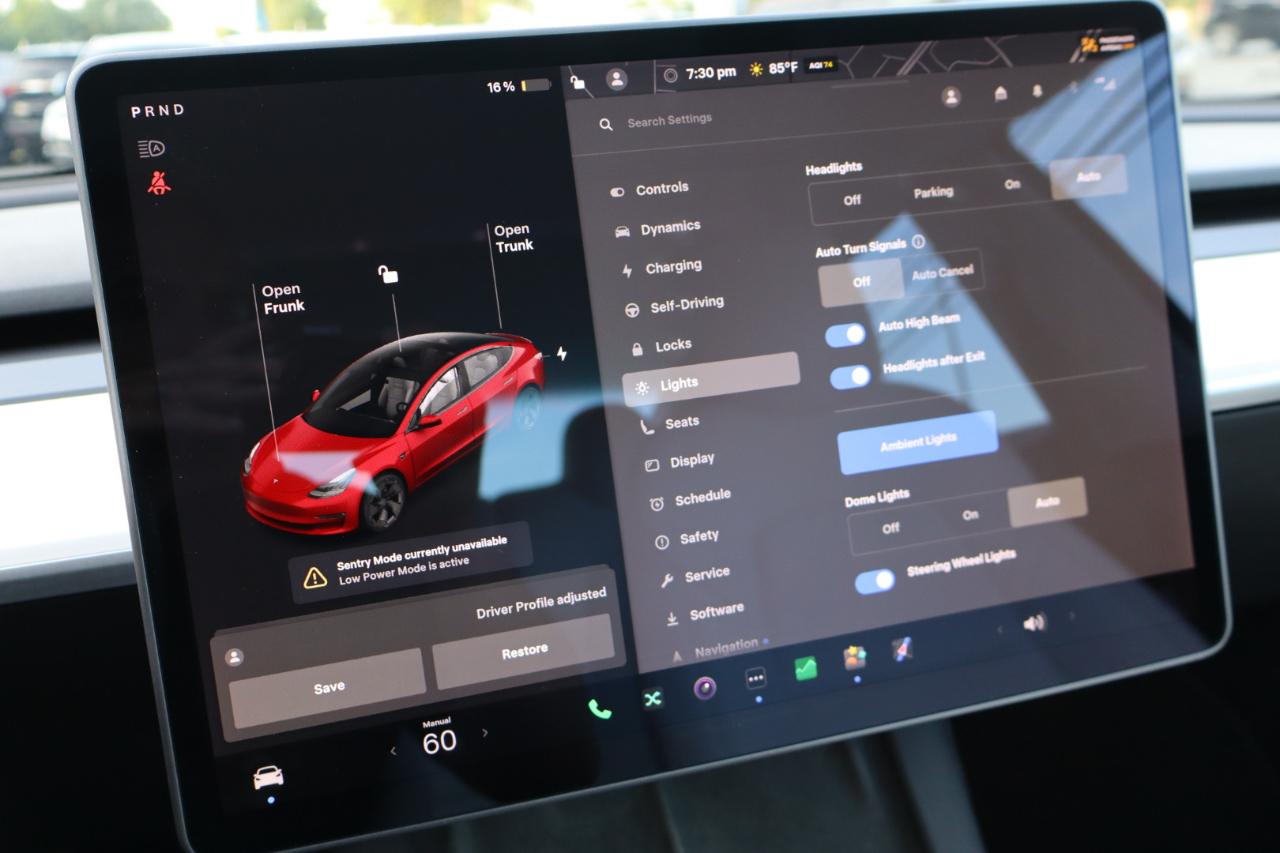 Tesla Model 3  2021