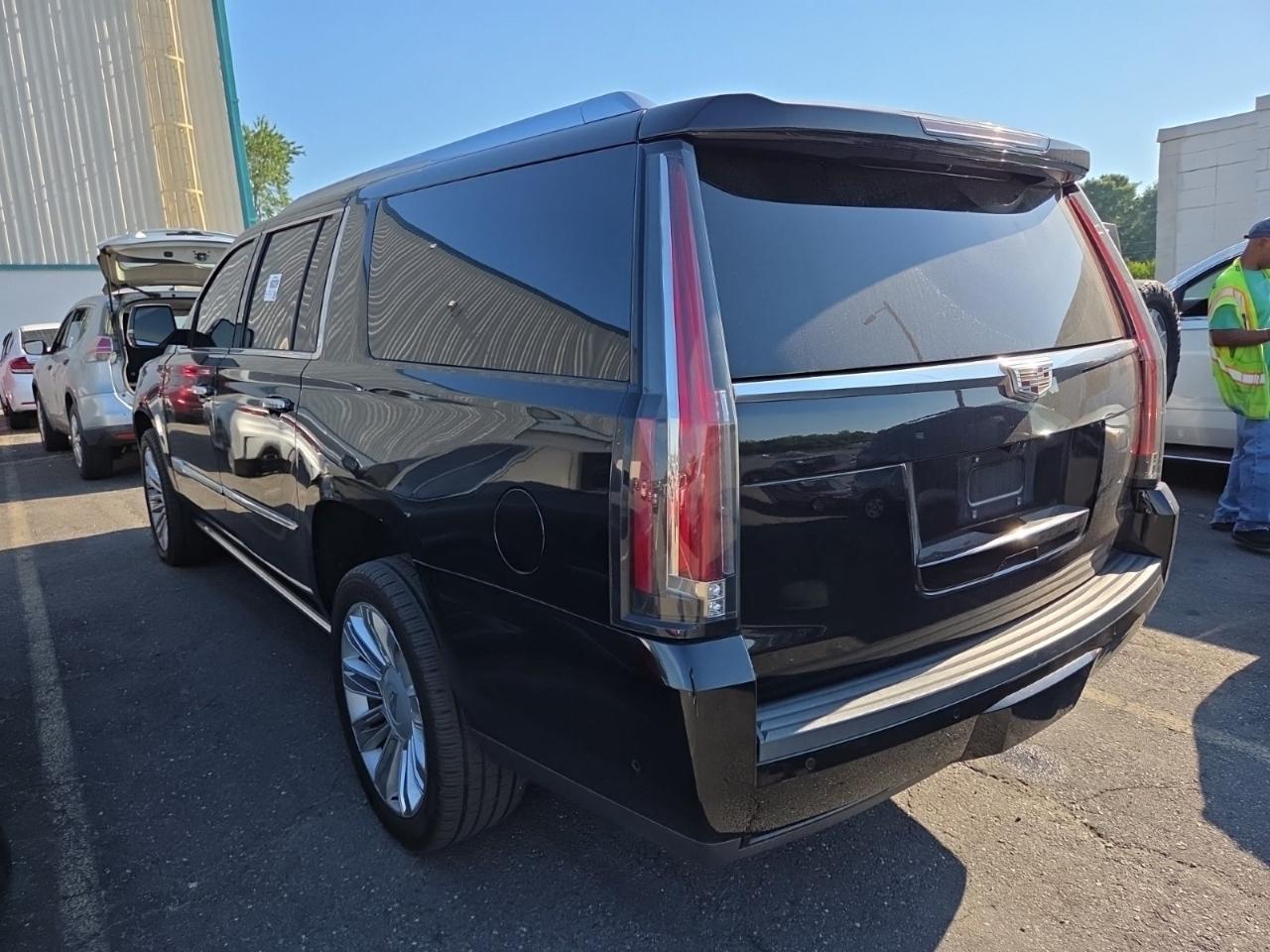 Cadillac Escalade ESV 4WD 4dr Platinum 2018