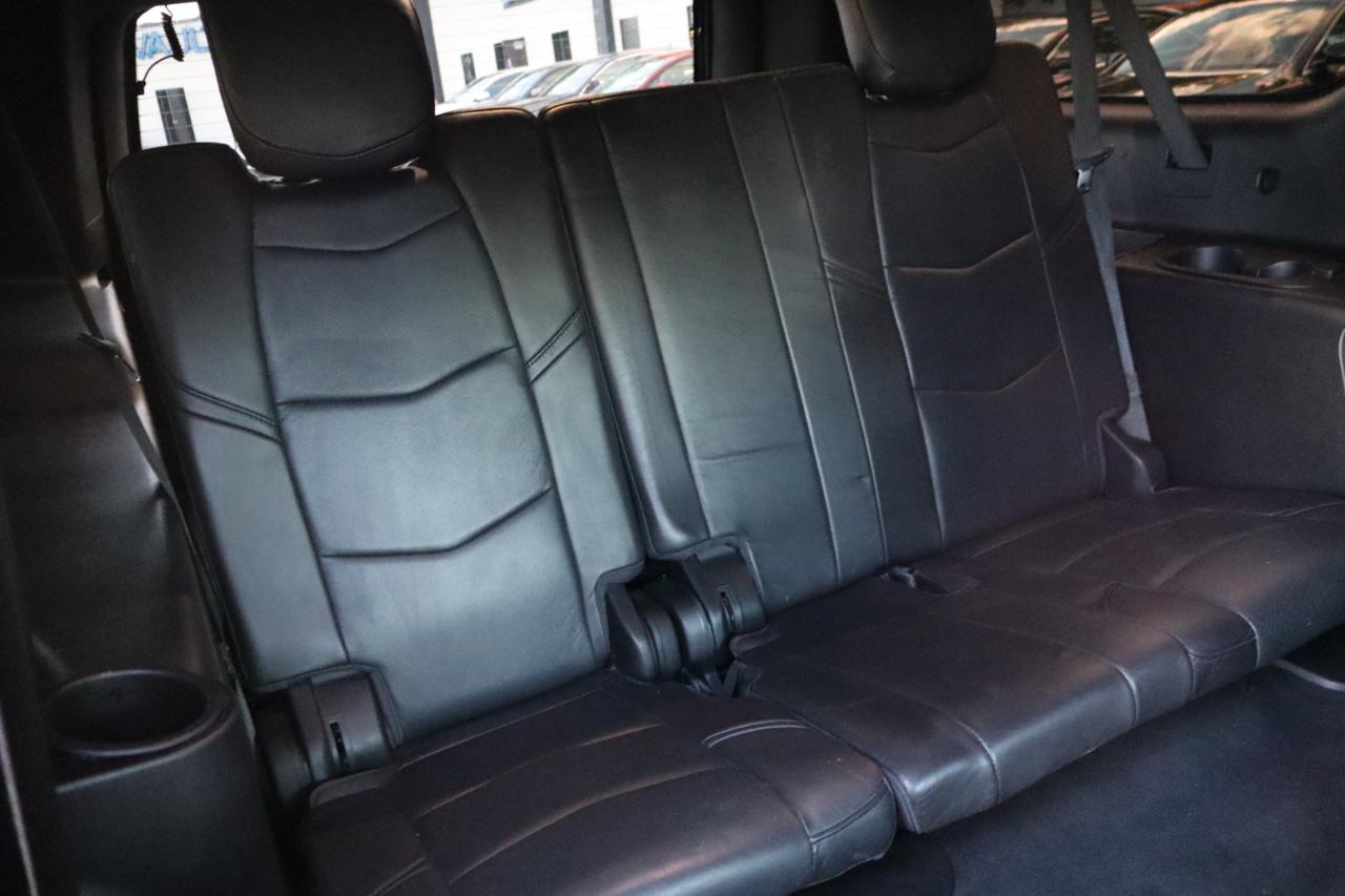 Cadillac Escalade ESV 4WD 4dr Platinum 2018