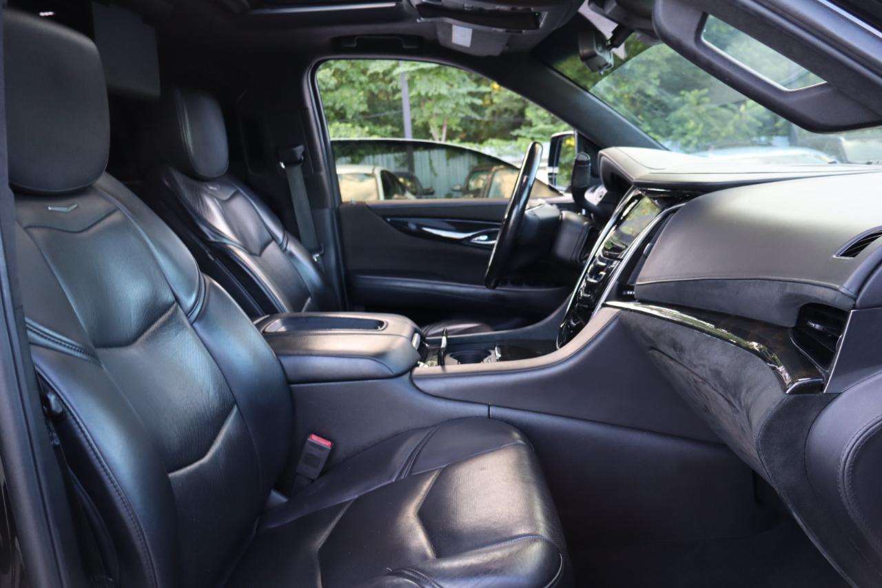 Cadillac Escalade ESV 4WD 4dr Platinum 2018