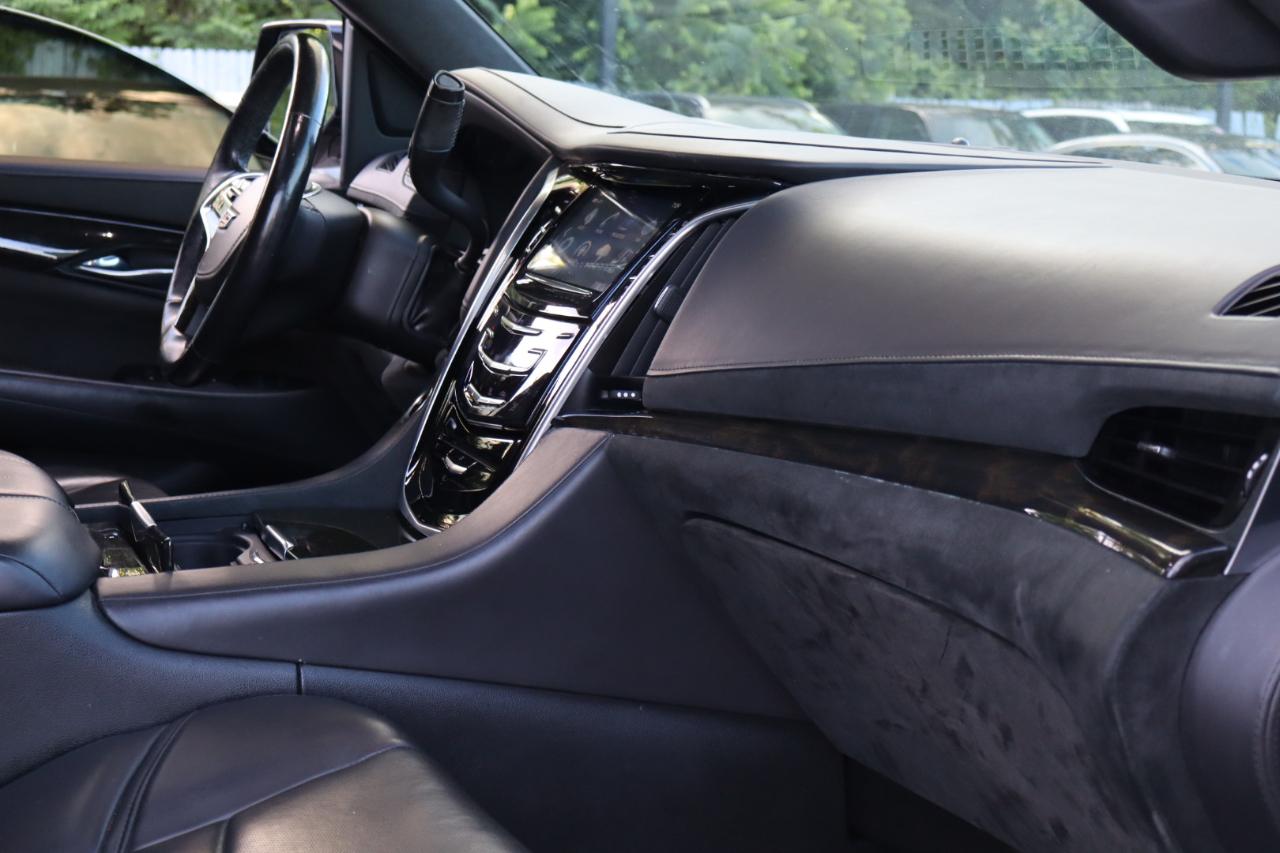 Cadillac Escalade ESV 4WD 4dr Platinum 2018
