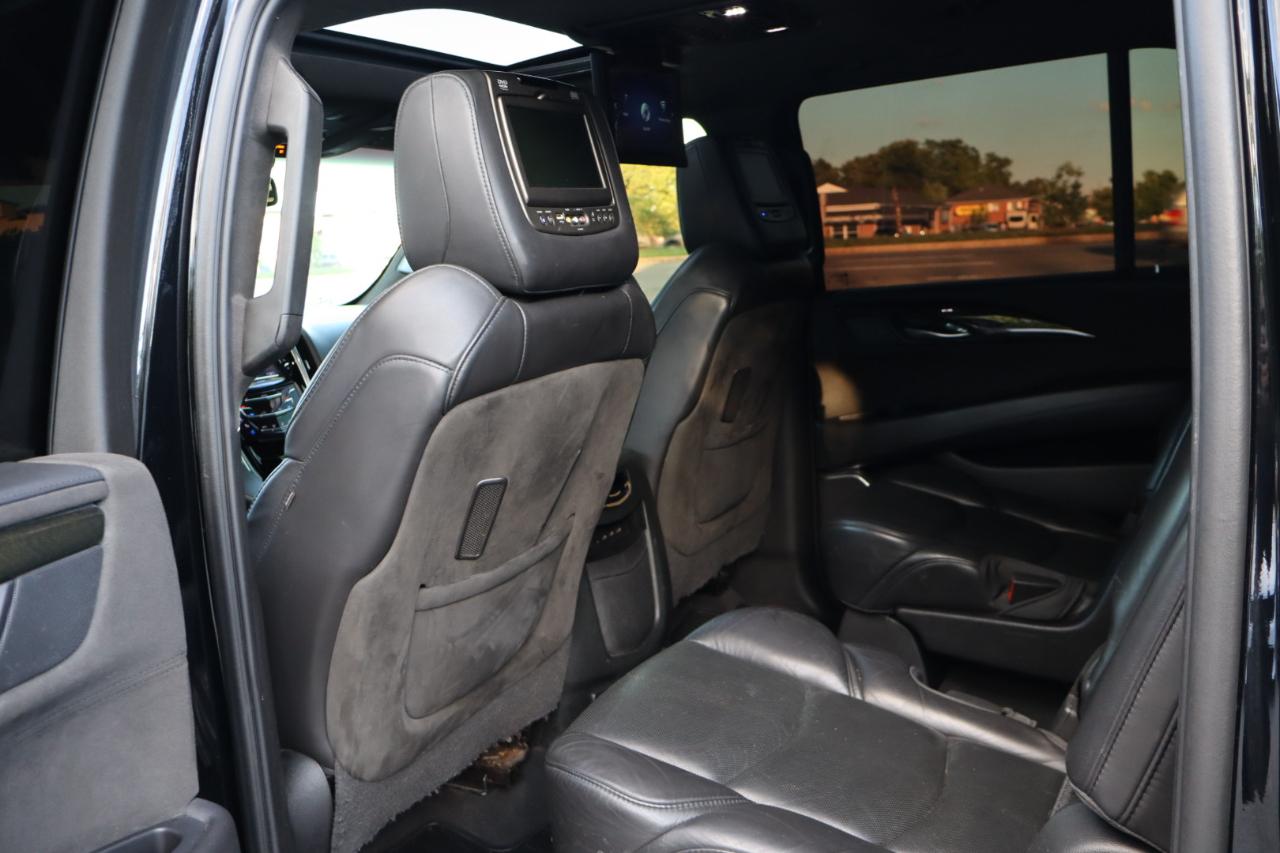 Cadillac Escalade ESV 4WD 4dr Platinum 2018