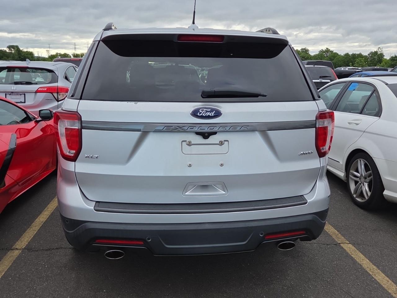 Ford Explorer XLT 4-Door 4WD 2018