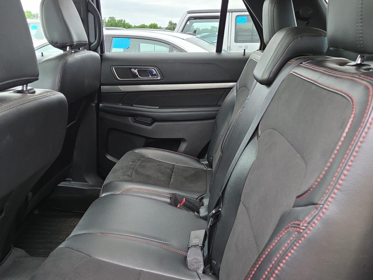 Ford Explorer XLT 4-Door 4WD 2018