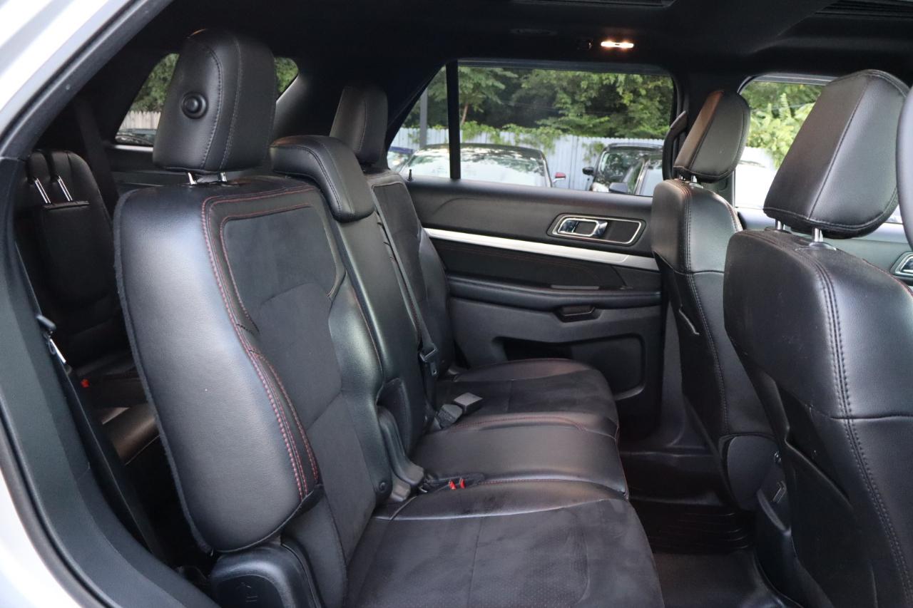Ford Explorer XLT 4-Door 4WD 2018