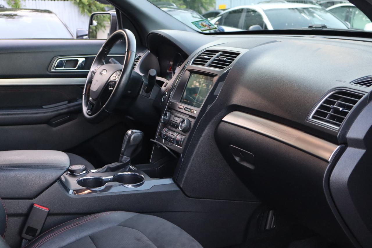 Ford Explorer XLT 4-Door 4WD 2018