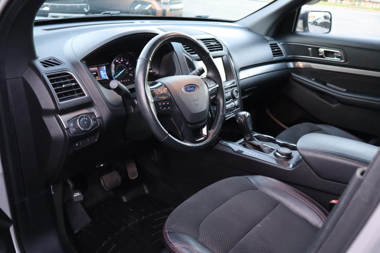 Ford Explorer XLT 4-Door 4WD 2018