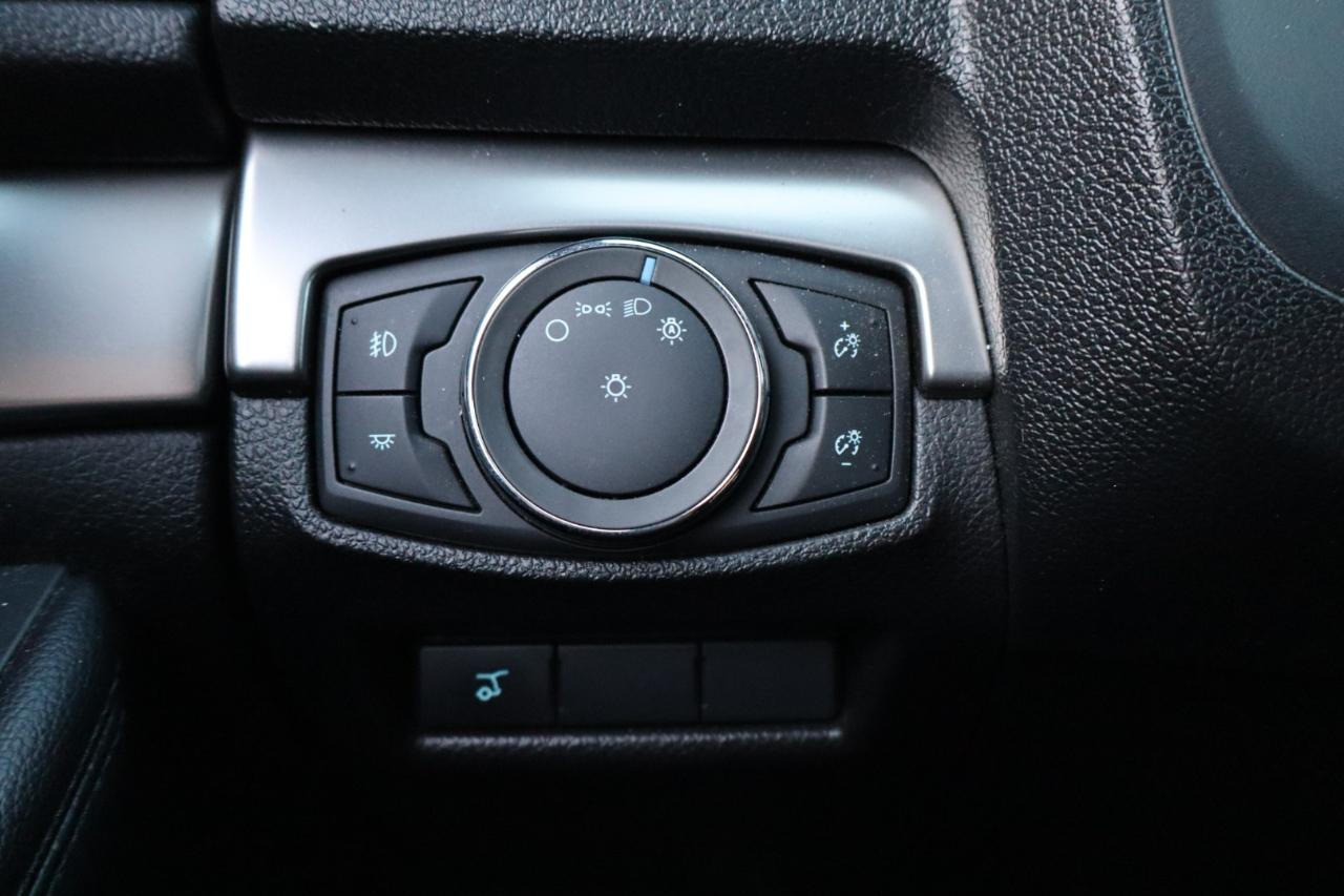 Ford Explorer XLT 4-Door 4WD 2018