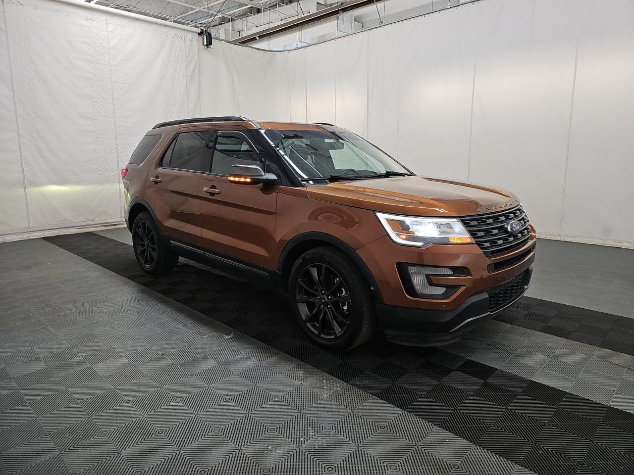 Ford Explorer XLT 4-Door 4WD 2017