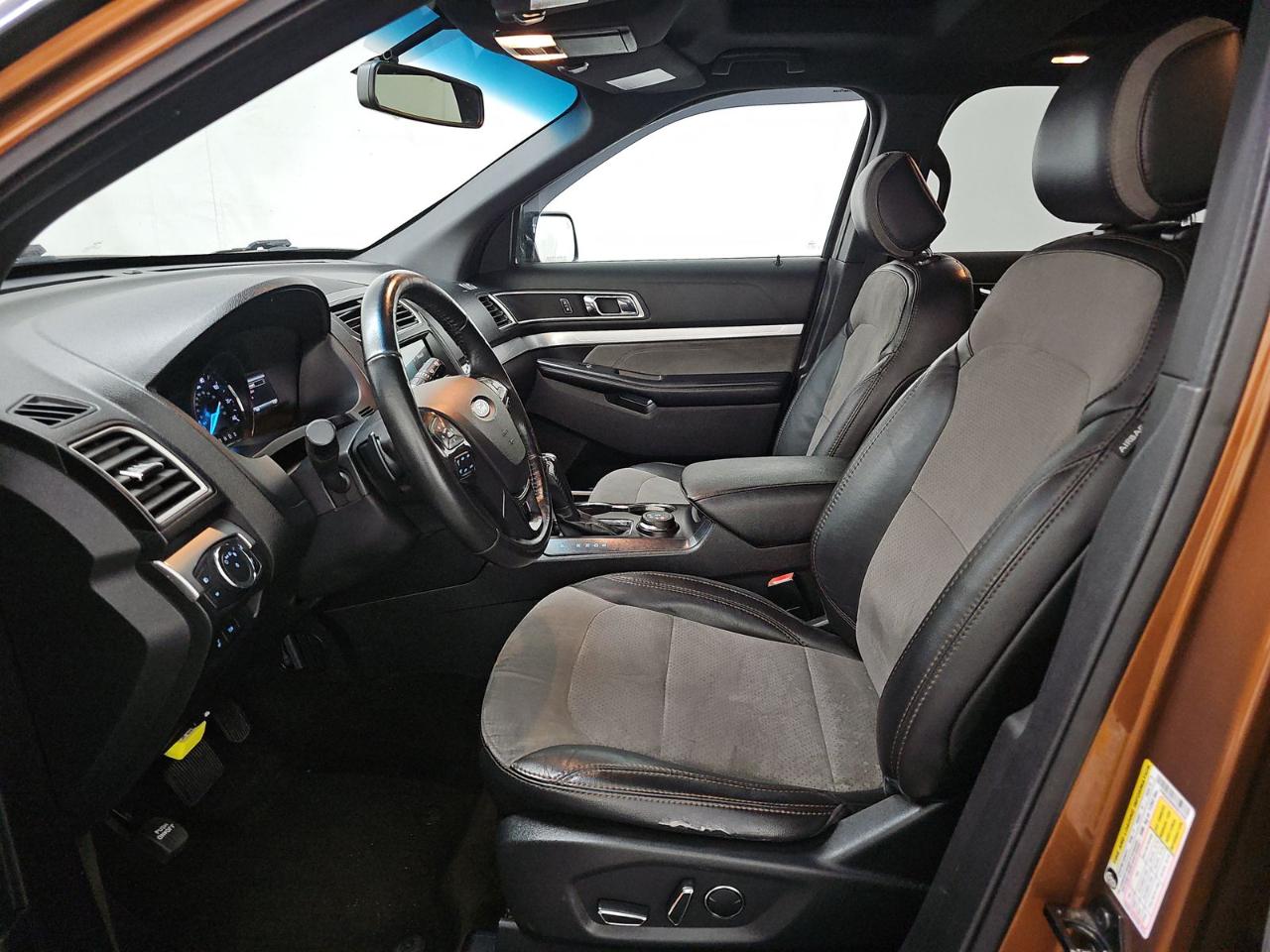 Ford Explorer XLT 4-Door 4WD 2017