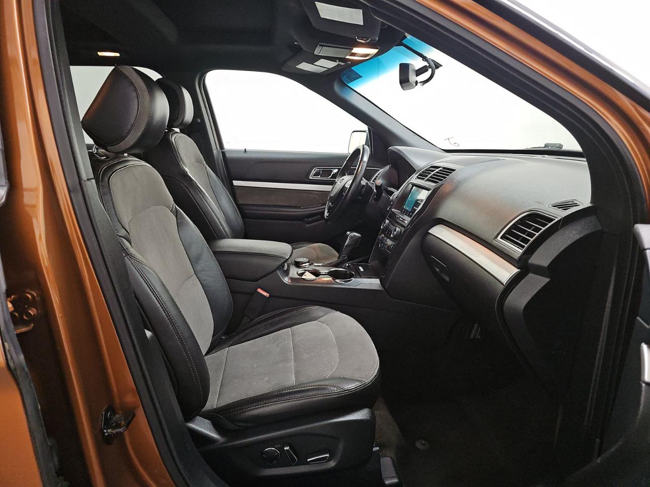 Ford Explorer XLT 4-Door 4WD 2017