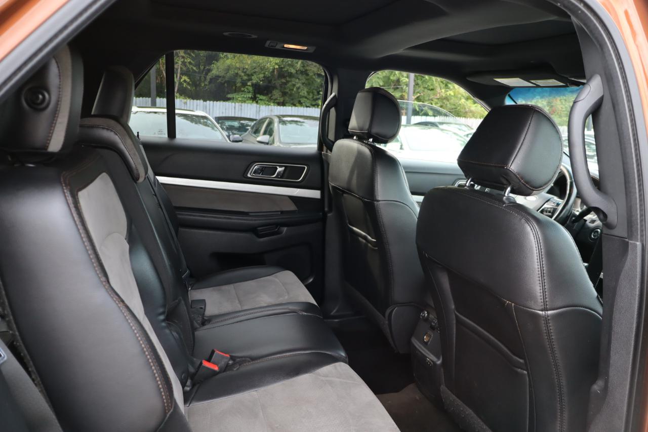 Ford Explorer XLT 4-Door 4WD 2017