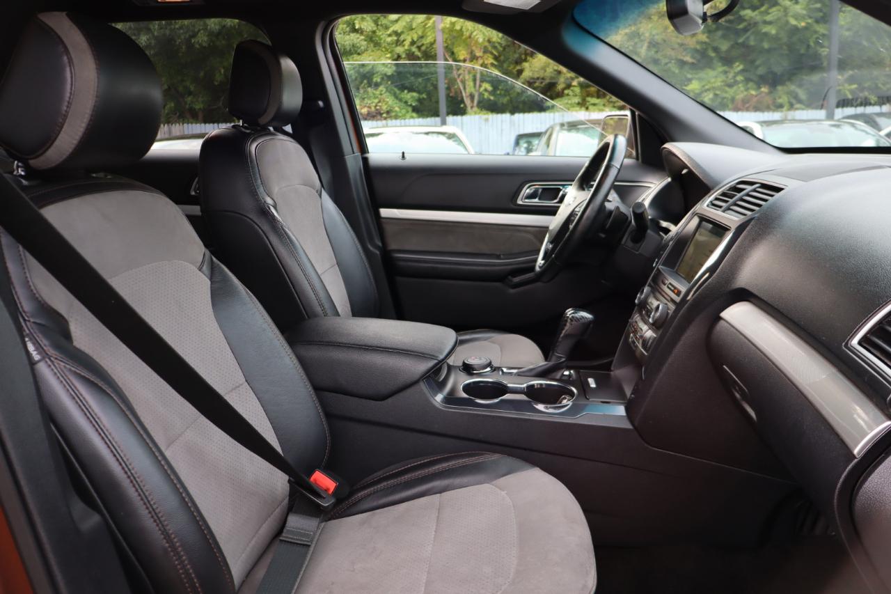 Ford Explorer XLT 4-Door 4WD 2017
