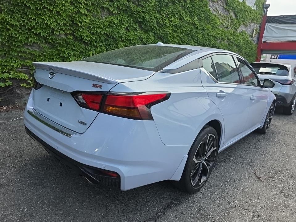 Nissan Altima  2023