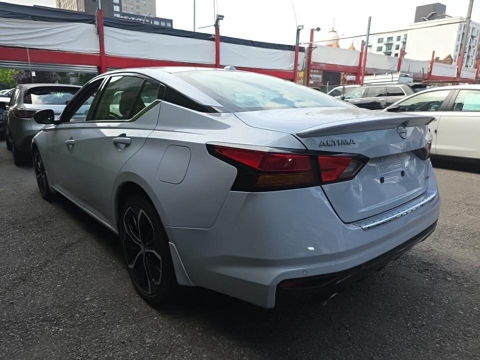 Nissan Altima  2023