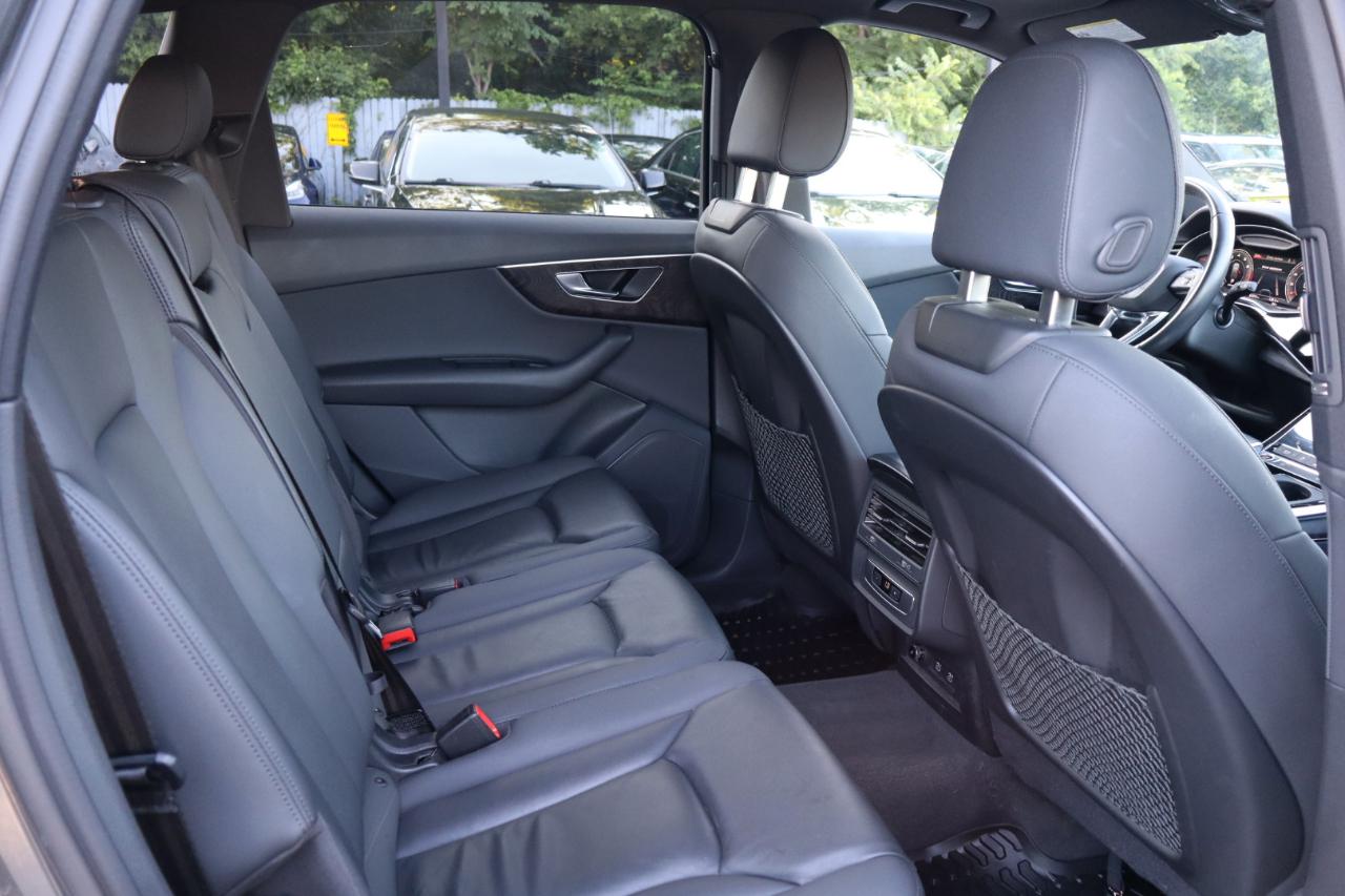 Audi Q7  2021