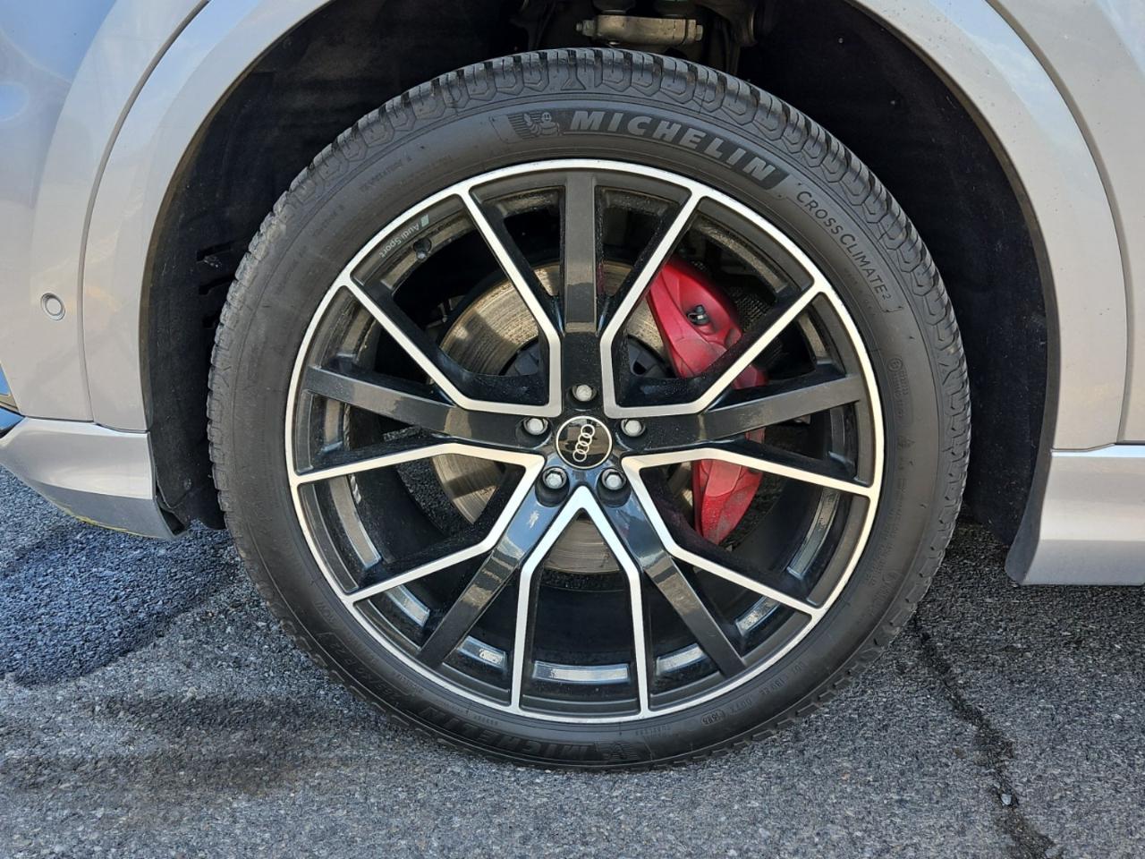 Audi Q8  2021