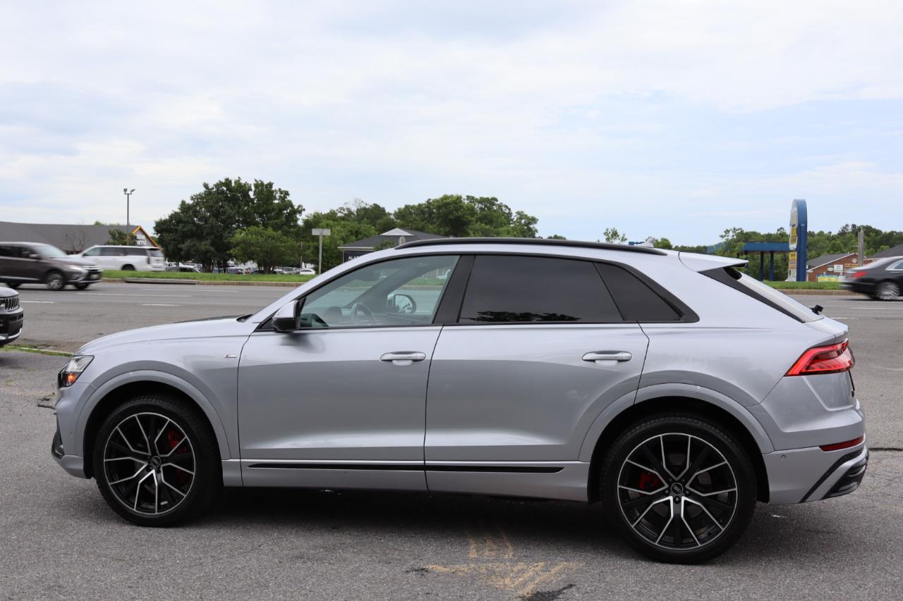Audi Q8  2021
