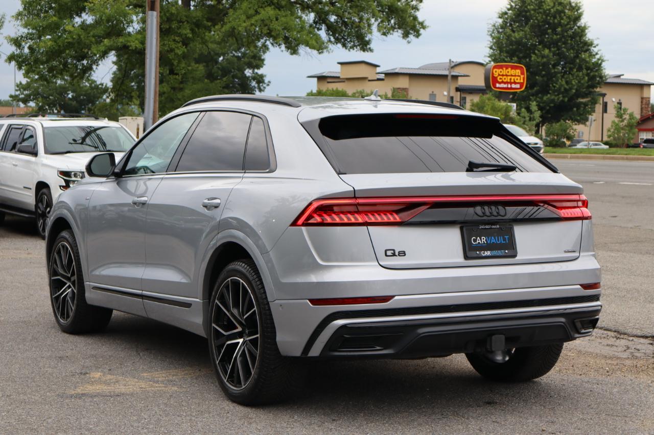 Audi Q8  2021