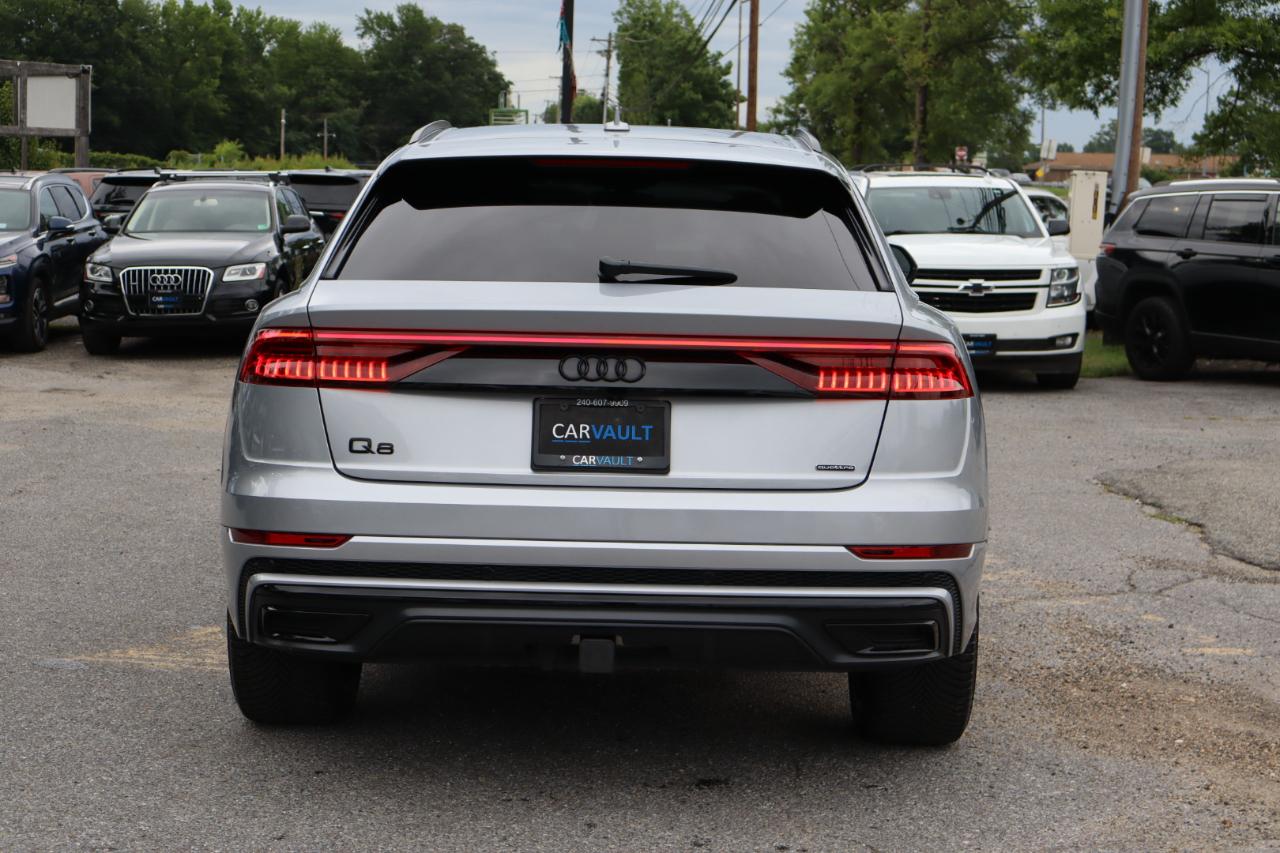 Audi Q8  2021