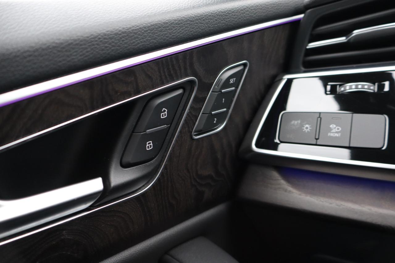 Audi Q8  2021