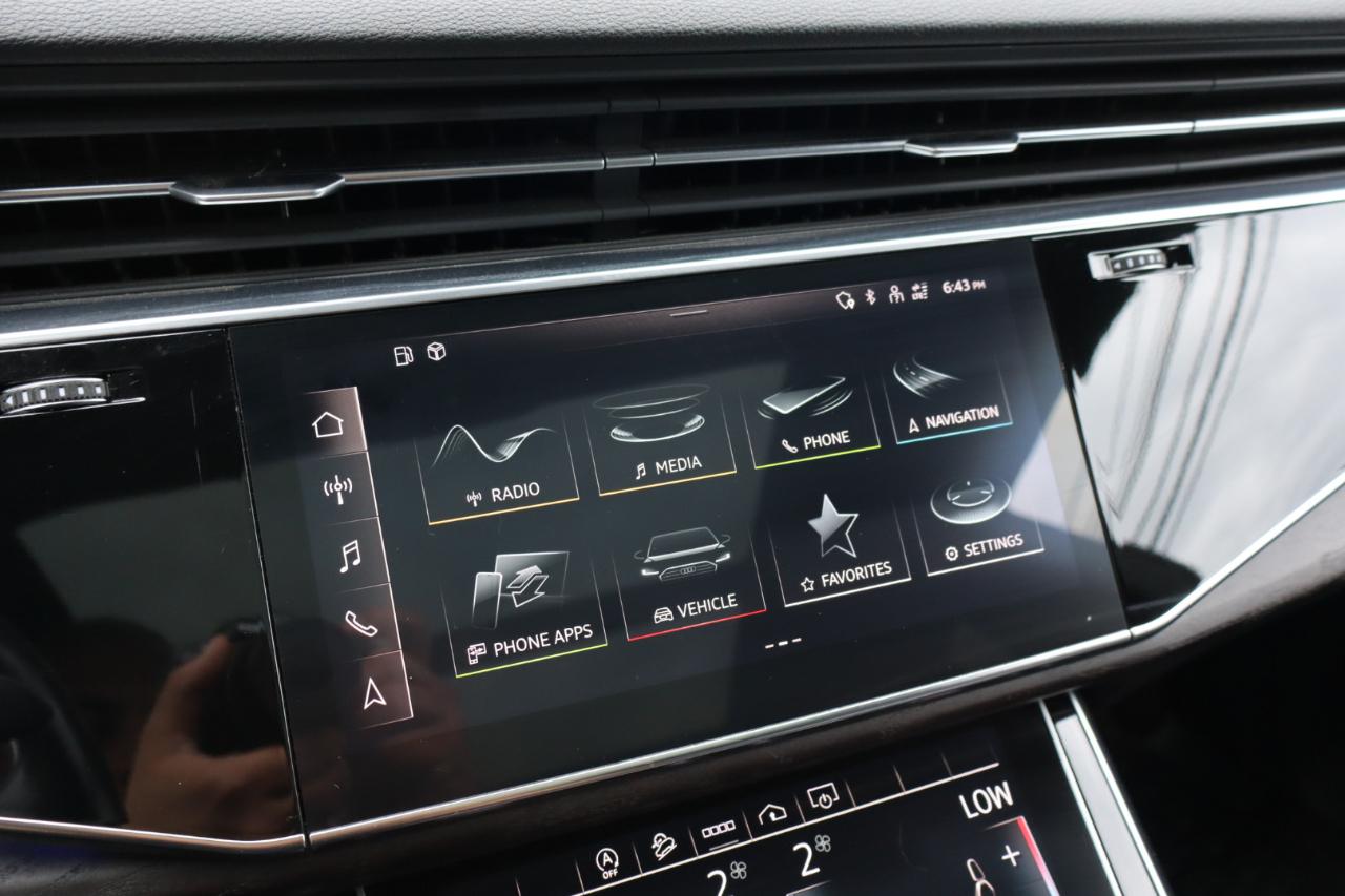 Audi Q8  2021