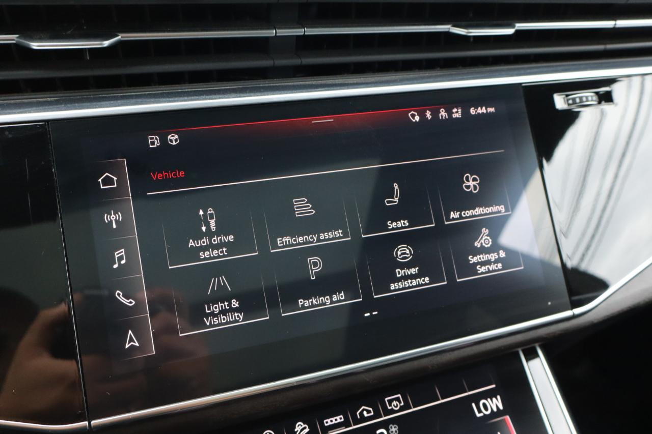 Audi Q8  2021