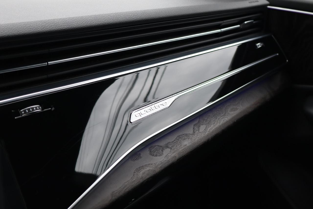 Audi Q8  2021