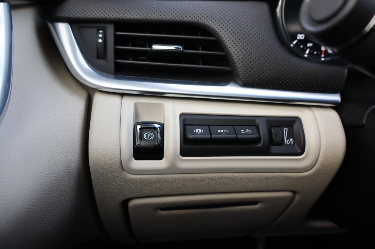 Cadillac XTS  2016