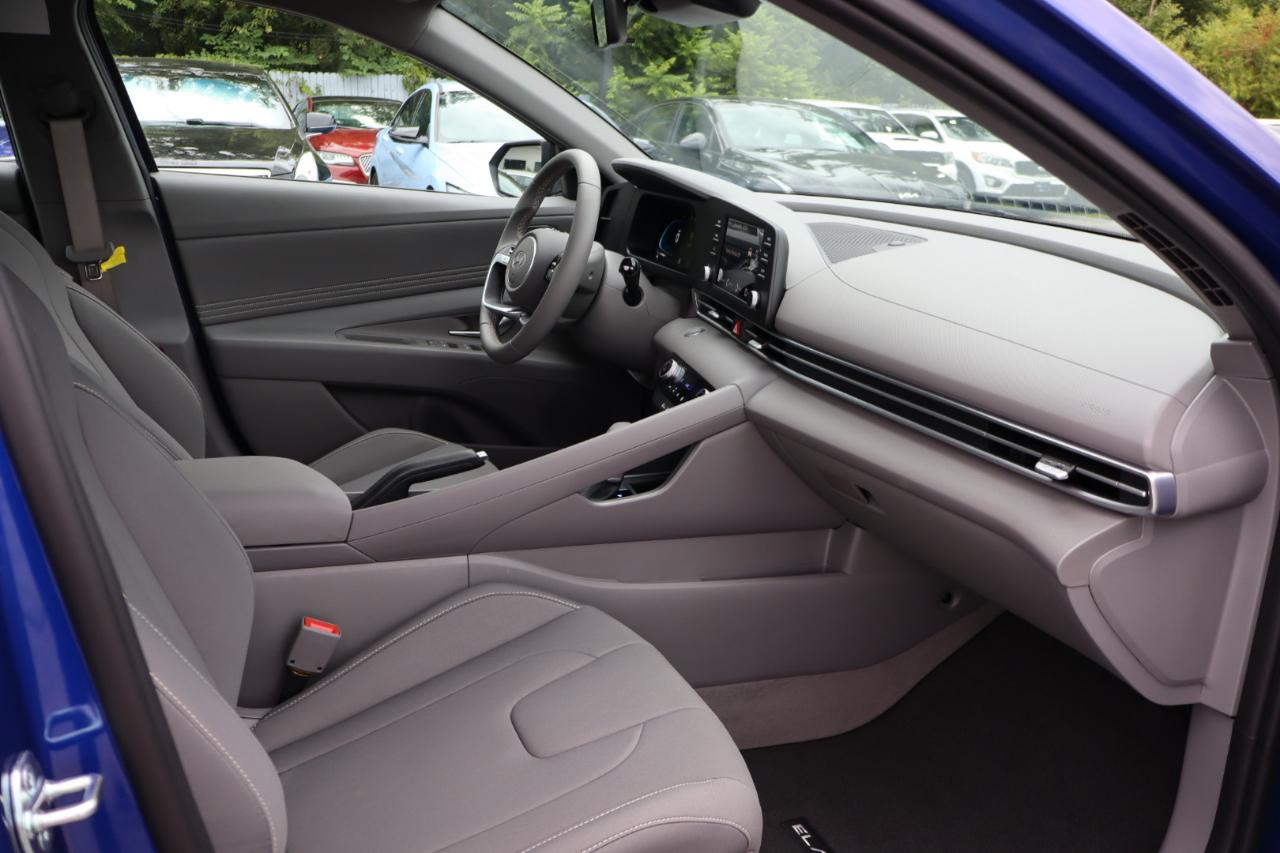 Hyundai Elantra  2026